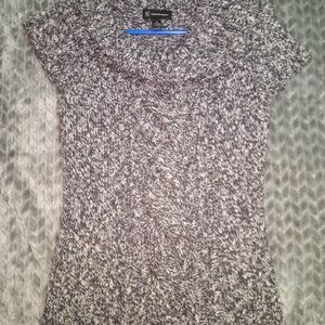 Short sleeve sweater